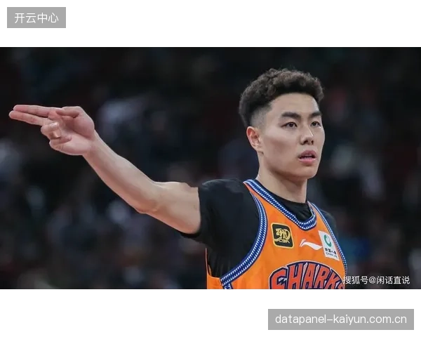 上海射手李添荣以惊人的外线准星成为高效得分点，其顶级的三分效率为球队进攻拉开巨大空间。